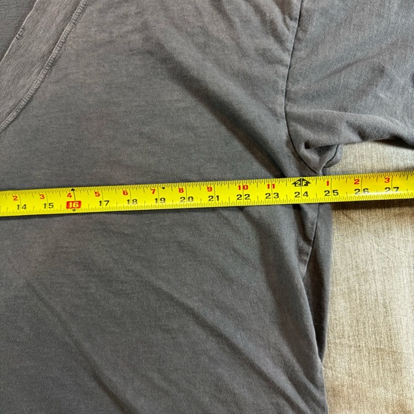 Aerie Women's OVERSIZED Large Dark Grey V Neck Short Sleeve Basic T Shirt Gray - Picture 3 of 6